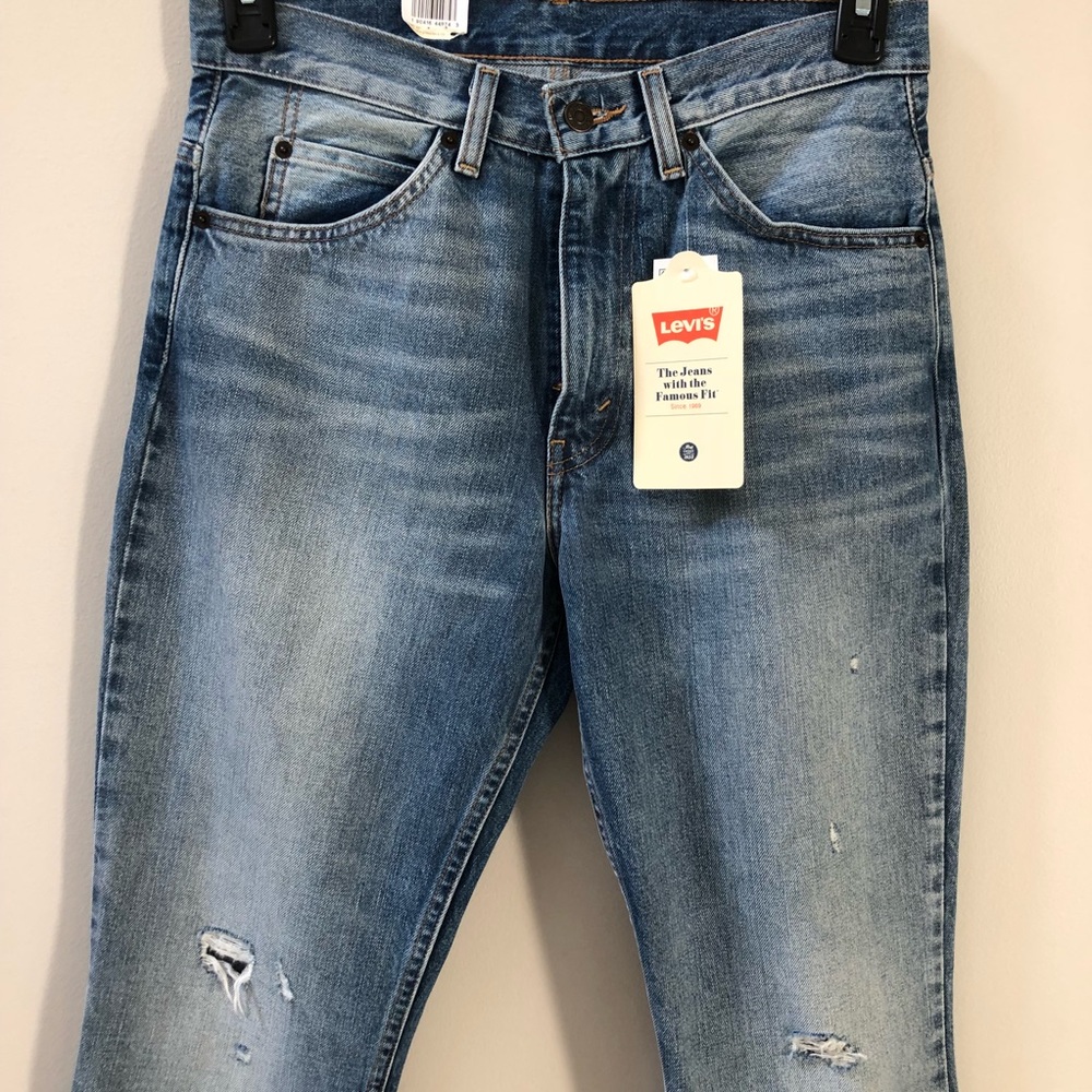 NWT Levi’s 517 High Waisted Distressed Crop Jeans - Picture 6 of 8
